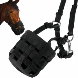 ZooVenture Bozal para caballos en el pasto - S