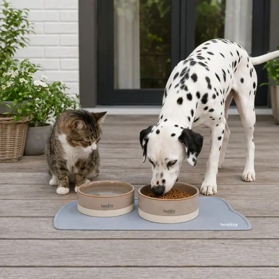 Leeby Alfombrilla Antideslizante Comedero forma Gato Gris para perros y gatos - 44 x 25.5 x 0.3 cm - Leeby - Comparador de precios