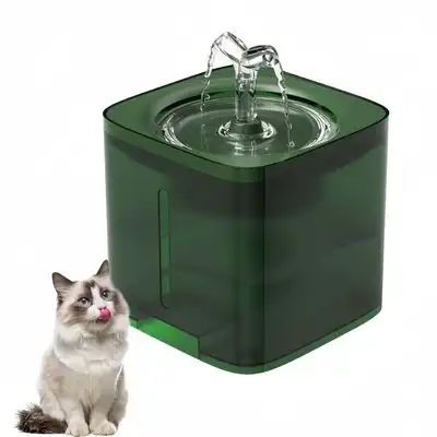 FurryFusion Fuente de agua de 2 litros para gatos y perros pequeños - Verde mate - Furry Fusion - Comparador de precios